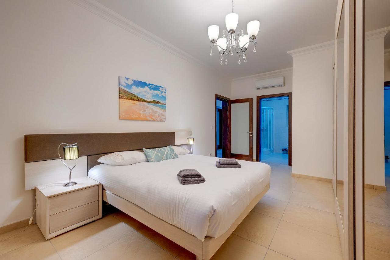 Seafront Lux Apart Inc Pool, Upmarket Area Сліма Екстер'єр фото